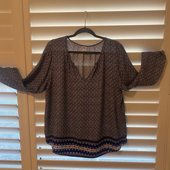 Old Navy V-neck Boho top in XL. Loose fitting and in Good condition. - Picture 9 of 9